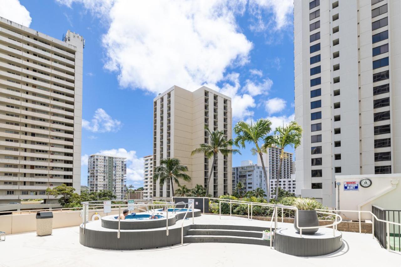 1Br With Great Ocean Views, 1 Block To Waikiki Beach ホノルル エクステリア 写真